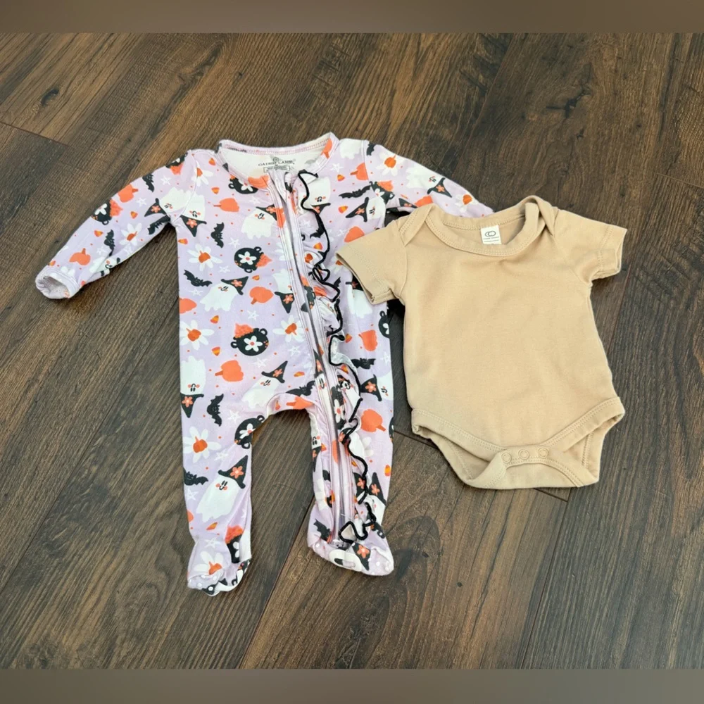 BUNDLE Newborn Caden Lane Zippered Footie & Short Sleeve Colored Organics Onesie